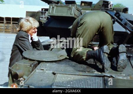 Prinzessin Diana und Major James Hewitt fotografierten in einer Kaserne in Großbritannien Stockfoto