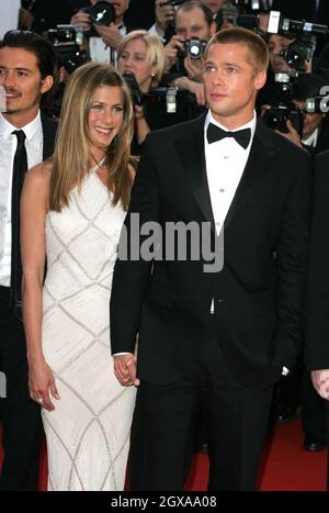 Brad Pitt und Jennifer Aniston bei der Galavorführung seines Films Troy auf den Filmfestspielen in Cannes. Stockfoto