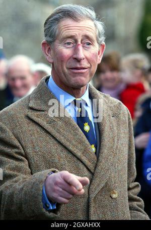 Der Prinz von Wales, bei einem Besuch des Skipton Auction Mart. Der Prinz hatte einen Abrieb auf dem Nasenrücken, der das Ergebnis eines Streits mit einer Hecke war, sagten Beamte. Charles, kehrte in den Landkreis zurück, um seine Kampagne zur Förderung der Wiederbelebung der ländlichen Gemeinden fortzusetzen, und später am Tag sollte ein neues Zentrum für Landwirtschaft, ländliche Wirtschaft, Bildung und Ausbildung eröffnet werden. â©Anwar Hussein/allactiondigital.com Stockfoto