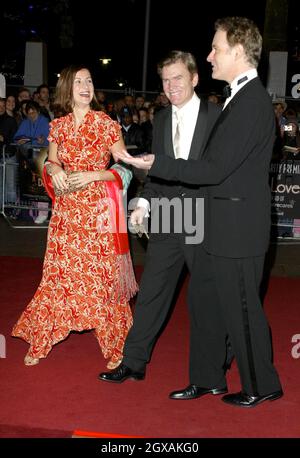 Kevin Kline, Phoebe Cates und Gast bei der Filmpremiere von De-Lovely bei der Charity-Premiere des Films in London, die am Empire Leicester Square stattfand. Stockfoto