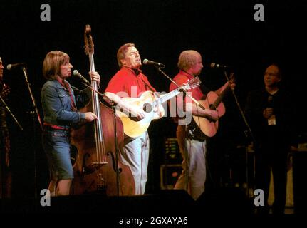 A Mighty Wind treten im QE Theater in Vancouver auf. Stockfoto