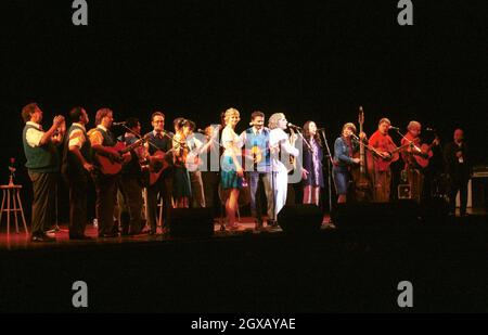 A Mighty Wind treten im QE Theater in Vancouver auf. Stockfoto