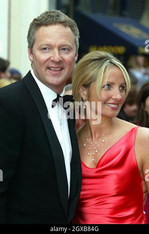 Rory Bremner & Wife, Tessa Campbell-Fraser bei den BAFTA Television Awards 2005, The Theatre Royal, Drury Lane, London. Stockfoto