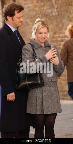 Renee Zellweger und Colin Firth drehen die Fortsetzung von Bridget Jones Diary „The Edge of Reason“ im Londoner Borough Market. Stockfoto