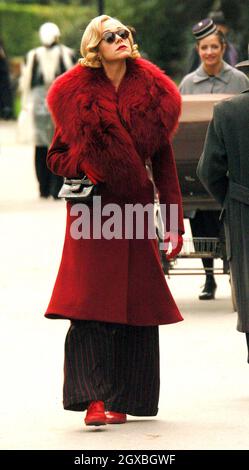 Frances O'Connor und Sam Rockwell am Set von 'Picadilly Jim in London. Stockfoto