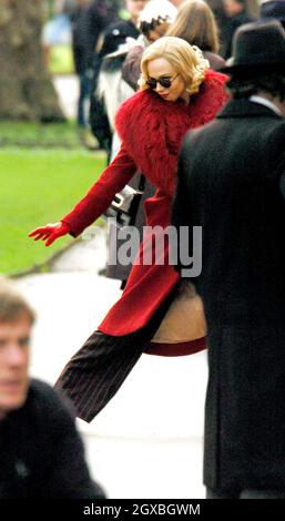 Frances O'Connor und Sam Rockwell am Set von 'Picadilly Jim in London. Stockfoto