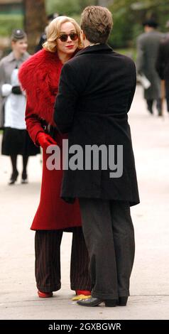 Frances O'Connor und Sam Rockwell am Set von 'Picadilly Jim in London. Stockfoto