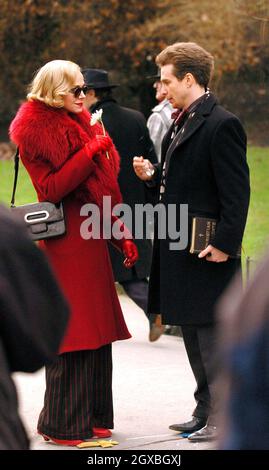 Frances O'Connor und Sam Rockwell am Set von 'Picadilly Jim in London. Stockfoto