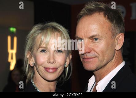 Am 15. November 2006 feiern die Botschafter des Prince's Trust, Sting, und ihre Frau Trudie Styler, im Roundhouse in London die Arbeit des Prince's Trust. Anwar Hussein/EMPICS Entertainment Stockfoto