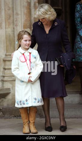 Camilla, Herzogin von Cornwall, überreicht Medaillen bei der Verleihung des Womans Own Children of Courage Award, die am 13. Dezember 2006 in London in Westminster Abbey stattfand. Anwar Hussein/EMPICS Entertainment Stockfoto