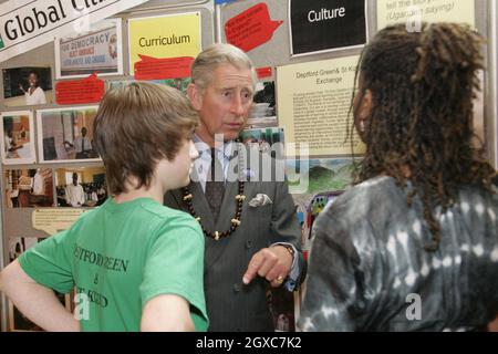 Prinz Charles, Prinz von Wales besucht am 27. Juni 2007 das jährliche Forum der Commonwealth Youth Exchange CouncilÃ&#65533;s im Abbey Community Center, Westminster. Stockfoto