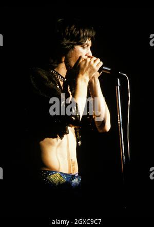 Rockstar Mick Jagger von den Rolling Stones tritt auf der Bühne auf Stockfoto