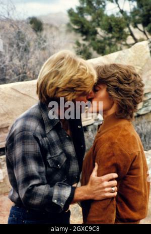 Robert Redford und Jane fonda am Set von The Electric Horseman. Stockfoto