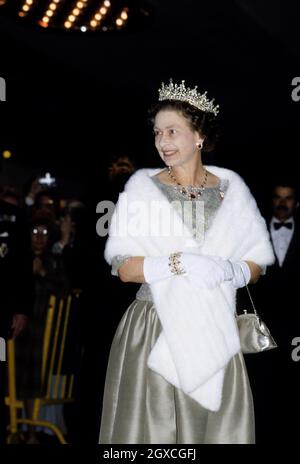 Königin Elizabeth II. Besucht während ihrer Royal Tour of Canada im September 1984 ein Bankett in Toronto. Stockfoto