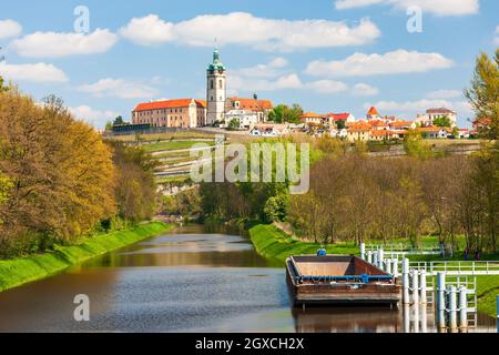 Schloss Melnik mit Moldau, Tschechien Stockfoto