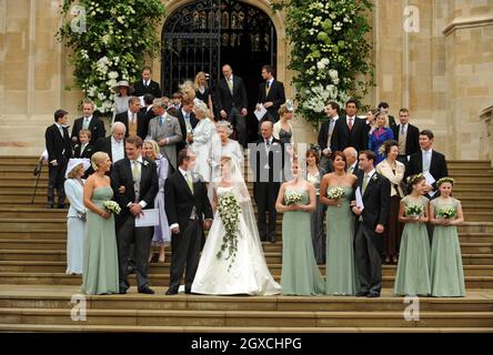 Peter Phillips und Autumn Kelly verlassen die St. George's Chapel nach ihrer Hochzeitszeremonie im Windor Castle, Windsor. Stockfoto
