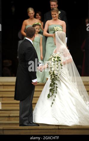 Peter Phillips und Autumn Kelly verlassen die St. George's Chapel nach ihrer Hochzeitszeremonie im Windor Castle, Windsor. Stockfoto