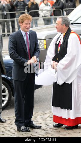 Prinz Harry kommt bei den Children of Courage Awards 2008 der Frau in der Wesminster Abbey im Zentrum von London an. Stockfoto