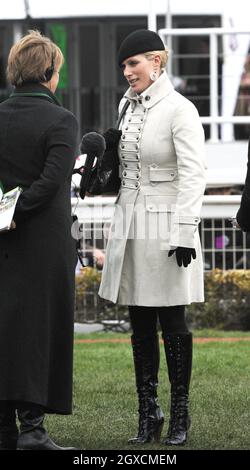 Zara Phillips nimmt am 13. März 2009 am Gold Cup Tag beim Cheltenham Festival Teil. Stockfoto