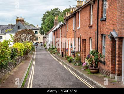 Reihenhäuser, Lewes, Sussex, England. Eine Reihe von traditionellen viktorianischen Arbeiterhäusern in den Hinterstraßen von Südbritanien. Stockfoto