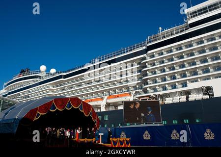 Eine allgemeine Ansicht der Zeremonie zur Benennung von Cunards neuem Kreuzfahrtflugzeug Queen Elizabeth II in Southampton Docks in Southampton, England. Stockfoto