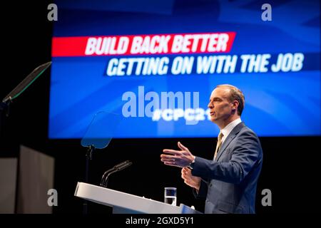 Manchester, England, Großbritannien. Oktober 2021. IM BILD: RT Hon Dominic Raab MP - stellvertretender Premierminister des Vereinigten Königreichs und Lordkanzler und Justizminister bei einer Rede auf der Konferenz. Szenen während der Konferenz der Konservativen Partei #CPC21. Quelle: Colin Fisher/Alamy Live News Stockfoto