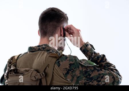 Soldat Vorbereitung taktisch und commpunication Gang für Aktion Kampf Stockfoto