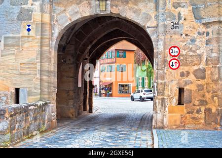 Historische Stadt Dinkelsbühl Turm Tor Blick, romantische Straße von Bayern Region von Deutschland Stockfoto