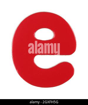 Ein kleiner e magnetischer Buchstabe auf Weiß mit Ausschnitt Pfad Stockfoto