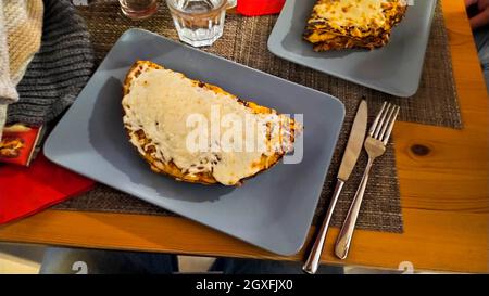 Cachapa con queso, mit Käse, venezolanische traditonale Lebensmittel. Hochwertige Fotos Stockfoto