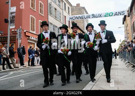 Villefranche-sur-Saône (Frankreich), 3. Oktober 2021. Welle von Wehrpflichtigen in der Nationalstraße. Stockfoto