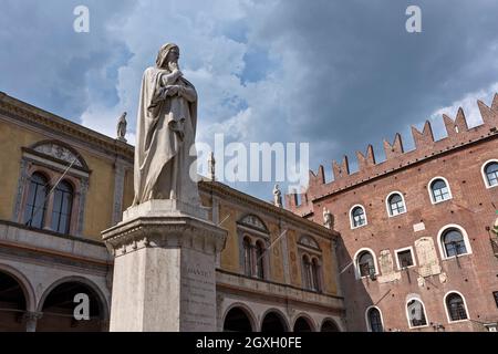 Dante. Piazza dei Signori, Verona. Venetien. Italien Stockfoto