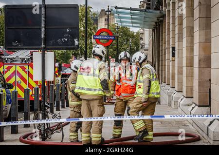 Nach einem Brand in der U-Bahn-Station Westminster wurde die Ruhe in der U-Bahn-Station gemeldet. Stockfoto