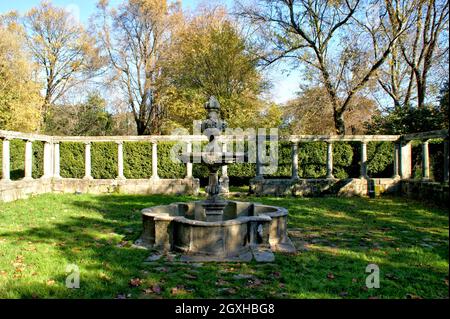 Garten mit Ruinen eines Klosters in Matosinhos, Portugal Stockfoto