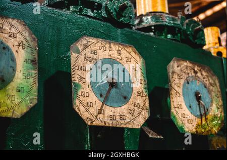 Das Zifferblatt einer alten Walzmühle Stockfoto