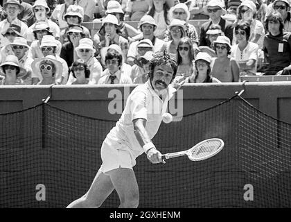 John Newcombe, Australian Open 1976, Viertelfinale, Kooyong Lawn Tennis Club, 26. Dez. 1975 - 4. Jan.1976, Melbourne. Stockfoto