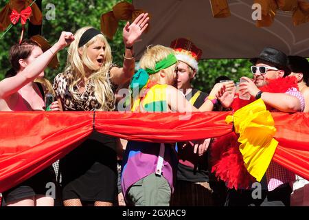 Wien, Österreich. 16. Juni 2012. Regenbogenparade 2012 in Wien Stockfoto