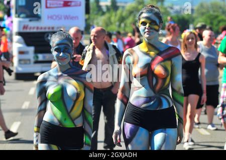 Wien, Österreich. 16. Juni 2012. Regenbogenparade 2012 in Wien Stockfoto