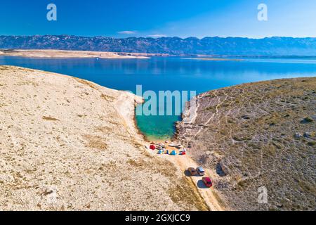 Vrsi. Zadar idyllische Cove Beach in Stein wüste Landschaft in der Nähe von Insel Zecevo, Dalmatien Region von Kroatien Stockfoto