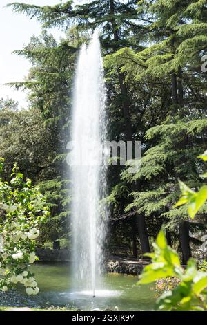 Guss eines Brunnens in der Villa Comunale von Benevento Stockfoto