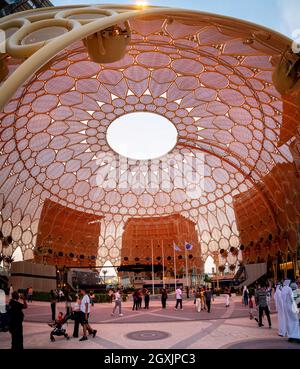 Dubai, Vereinigte Arabische Emirate - 3. Oktober 2020: Al Wasl Plaza Dome auf der Dubai EXPO 2020 in den Vereinigten Arabischen Emiraten als zentrale Drehscheibe für die Stockfoto