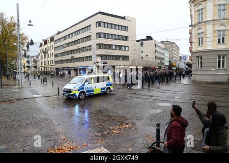 Hammarby-Fans auf der Drottninggatan Sonntagsmatch in Allsvenskan zwischen IFK Norrköping-Hammarby IF in der Platinumcars Arena, Norrköping, Schweden 3. Oktober 2021. Stockfoto