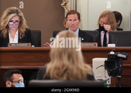 5. Oktober 2021, Washington, District of Columbia, USA: US-Senator RICHARD BLUMENTHAL (D-CT) spricht heute am 05. Oktober 2021 im Russell Senate/Capitol Hill in Washington DC, USA, während einer Anhörung über Facebook File: Protecting Kids Online. (Bild: © Lenin Nolly/ZUMA Press Wire) Stockfoto