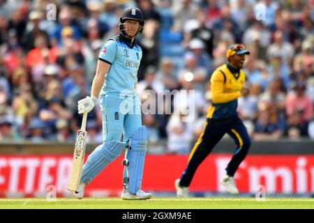 Englands Kapitän Eoin Morgan reagiert, nachdem er sein Wicket verloren hat Stockfoto