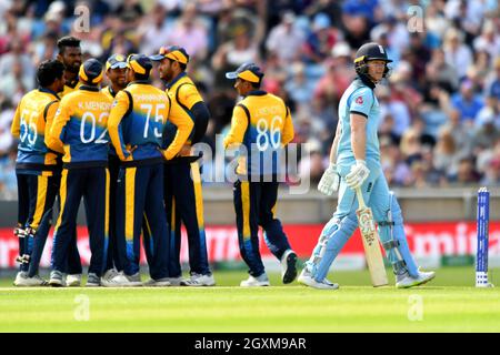 Englands Kapitän Eoin Morgan reagiert, nachdem er sein Wicket verloren hat Stockfoto