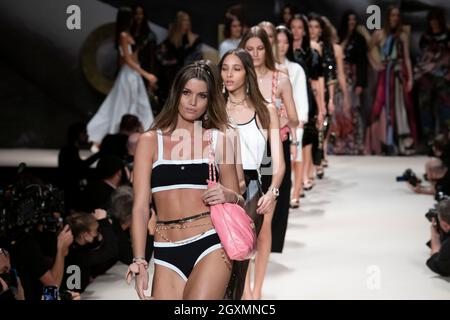 Paris, Frankreich. Oktober 2021. CHANEL SS22 Runway während der Paris Fashion Week - Paris, Frankreich. 05/10/2021 Credit: dpa/Alamy Live News Stockfoto