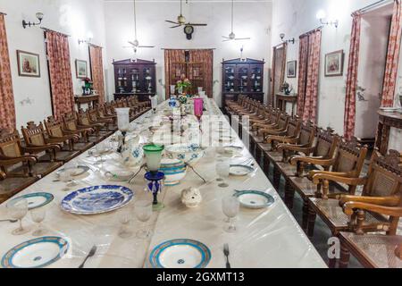 DHAKA, BANGLADESCH - 22. NOVEMBER 2016: Innenansicht von Ahsan Manzil, dem ehemaligen Wohnpalast des Nawab von Dhaka, Bangladesch Stockfoto