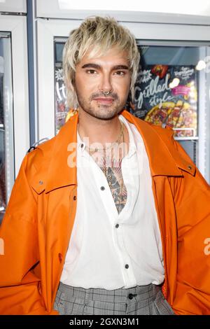 Berlin, Deutschland. Oktober 2021. Bill Kaulitz kommt zum Launch-Event „Oumph! Pop-up Late' in der Torstraße 139. Quelle: Gerald Matzka/dpa/Alamy Live News Stockfoto