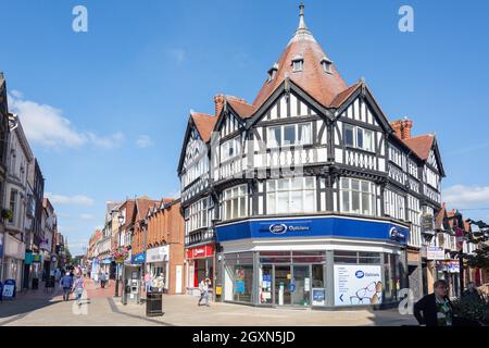 Talbot-Gebäude und Fußgängerzone Hope Street, Wrexham (Wrecsam), Wrexham County Borough, Wales, Vereinigtes Königreich Stockfoto