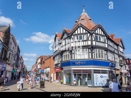 Talbot-Gebäude und Fußgängerzone Hope Street, Wrexham (Wrecsam), Wrexham County Borough, Wales, Vereinigtes Königreich Stockfoto